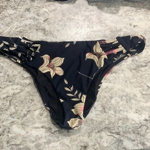 O’Neill floral bikini bottoms